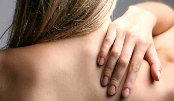 Brufoli sulla schiena: rimedi per combatterli e eliminarli